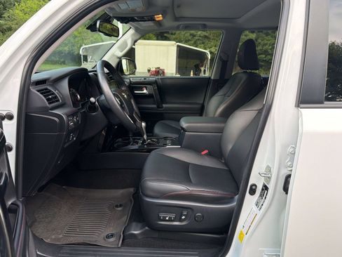 Used 2024 Toyota 4Runner TRD Off-Road Premium w/ Off Road Premium Plus Package AWD/4WD image 5