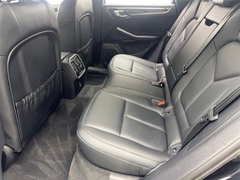 Used 2023 Porsche Macan image 32