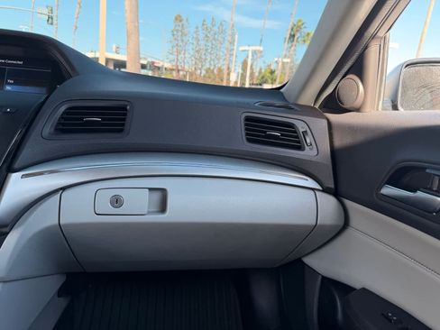 Used 2019 Acura ILX FWD image 18