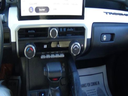 Used 2024 Toyota Tacoma TRD Off-Road image 25