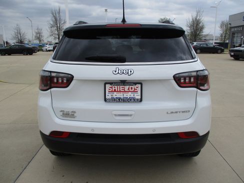 Used 2024 Jeep Compass Limited image 5