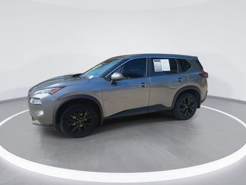 Used 2023 Nissan Rogue SV image 5