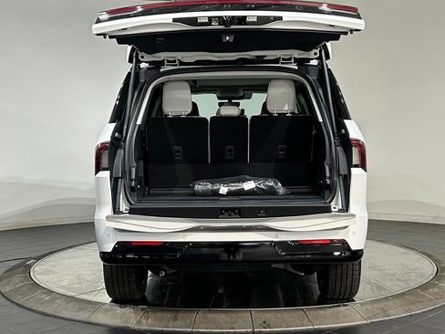 New 2026 Lincoln Navigator Reserve w/ Jet Appearance Package AWD/4WD image 34