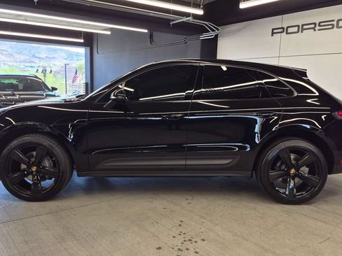 Certified 2023 Porsche Macan AWD/4WD image 2
