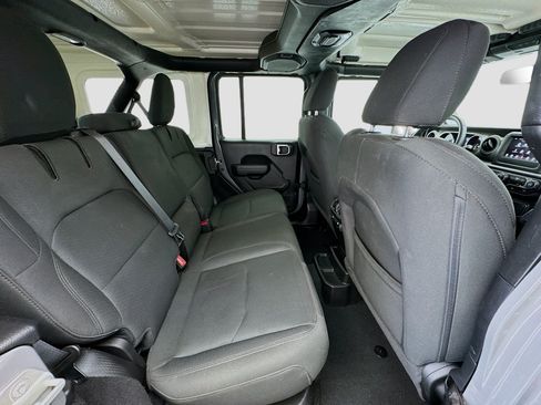 Used 2023 Jeep Wrangler Unlimited AWD/4WD image 18