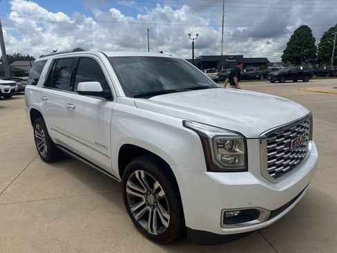 Used 2018 GMC Yukon Denali w/ Denali Ultimate Package AWD/4WD image 7