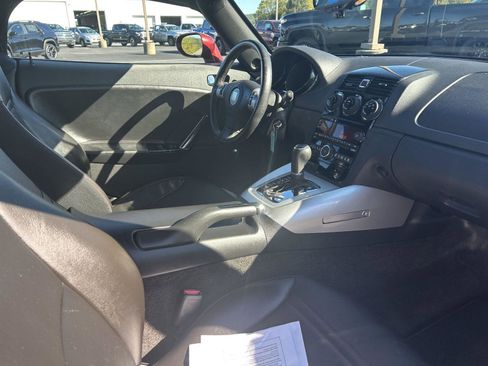 Used 2009 Saturn Sky Ruby Red image 17