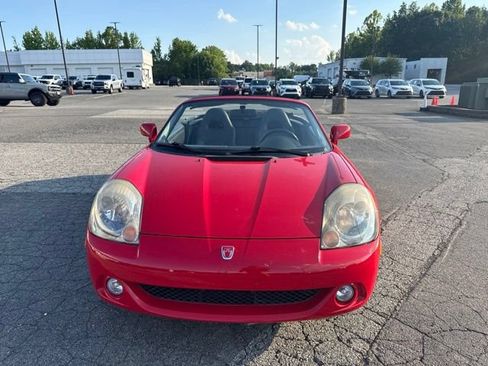 Used 2004 Toyota MR2 RWD image 3