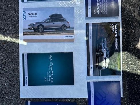 Used 2019 Subaru Outback 3.6R Limited AWD/4WD image 32