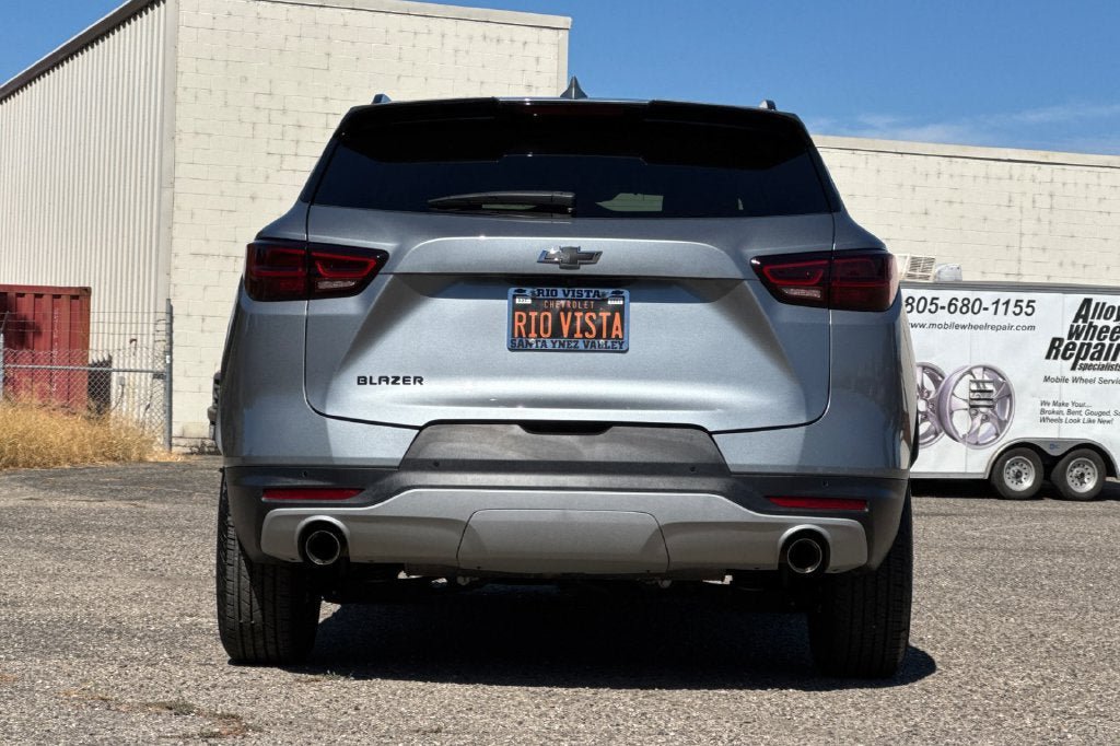 New 2026 Chevrolet Blazer LT w/ Midnight/Sport Edition FWD image 5