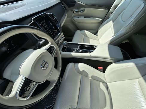 Certified 2022 Volvo XC90 T6 Inscription w/ Lounge Package image 10