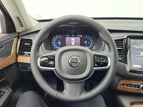 New 2025 Volvo XC90 B6 Plus w/ Protection Package Premier image 28
