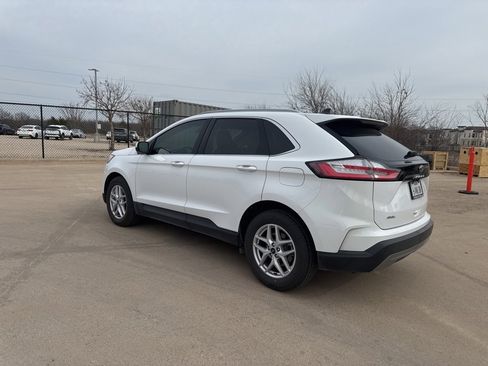 Used 2021 Ford Edge SEL w/ Convenience Package image 3