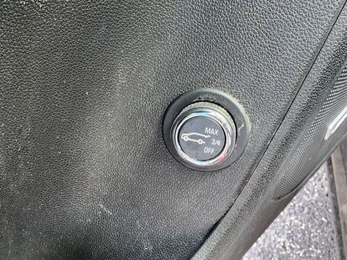 Used 2023 Chevrolet Blazer Premier image 25