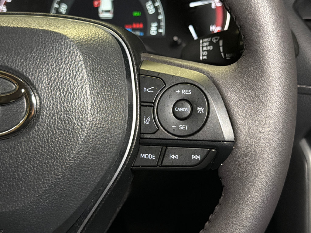 Used 2025 Toyota RAV4 XLE w/ Convenience Package AWD/4WD image 24