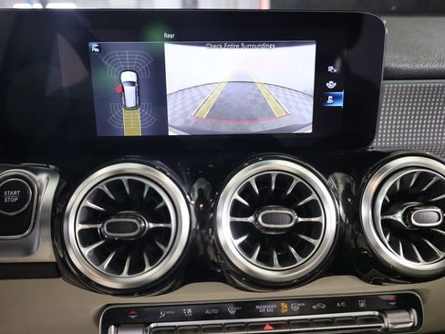 Used 2023 Mercedes-Benz EQB 300 4MATIC image 62