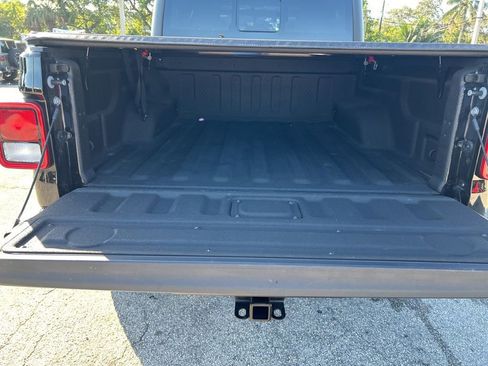 Certified 2022 Jeep Gladiator Overland w/ Popular Equipment Package image 30