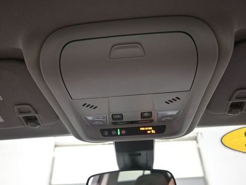 Used 2022 Chevrolet Equinox LT FWD image 12