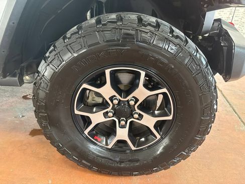 Used 2019 Jeep Wrangler Unlimited Rubicon AWD/4WD image 10