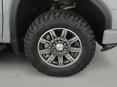 Used 2024 GMC Sierra 1500 AT4 w/ AT4 Preferred Package AWD/4WD image 8