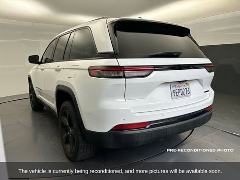 Used 2023 Jeep Grand Cherokee Limited w/ Black Appearance Package image 3