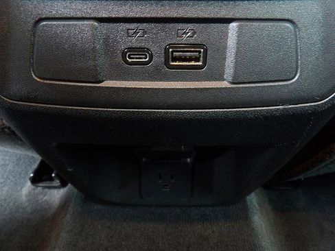 Used 2025 Chevrolet Colorado Z71 w/ Midnight Edition AWD/4WD image 32