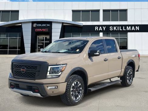Used 2021 Nissan Titan PRO-4X w/ Pro-4x Convenience Package AWD/4WD image 3