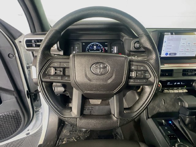 Used 2025 Toyota Tacoma SR5 AWD/4WD image 16