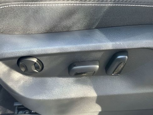 New 2026 Volkswagen Atlas Cross Sport SE image 12