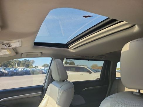 Used 2018 Toyota Highlander Limited image 27