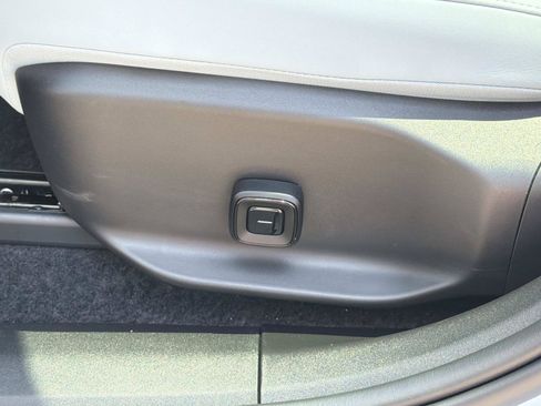 Used 2025 Volvo EX30 Ultra AWD/4WD image 18