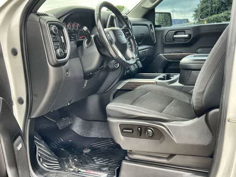 Used 2020 Chevrolet Silverado 1500 LT Trail Boss AWD/4WD image 3