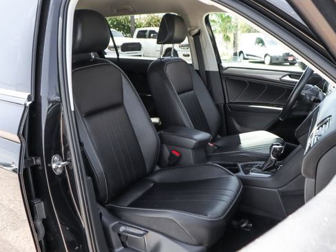 Used 2022 Volkswagen Tiguan SE FWD image 36