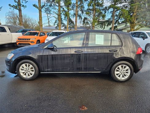 Used 2017 Volkswagen Golf S image 4