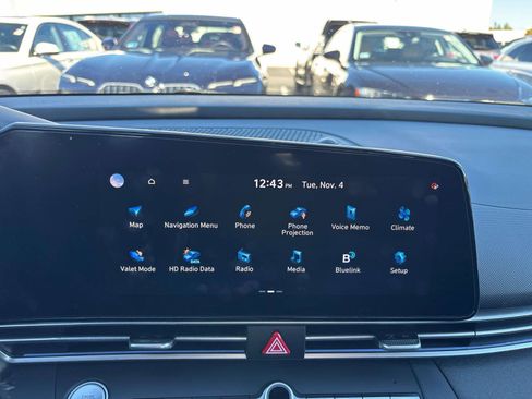 Certified 2021 Hyundai Elantra Limited image 24