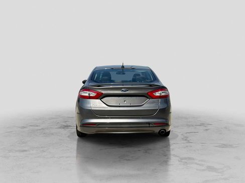 Used 2013 Ford Fusion SE FWD image 5