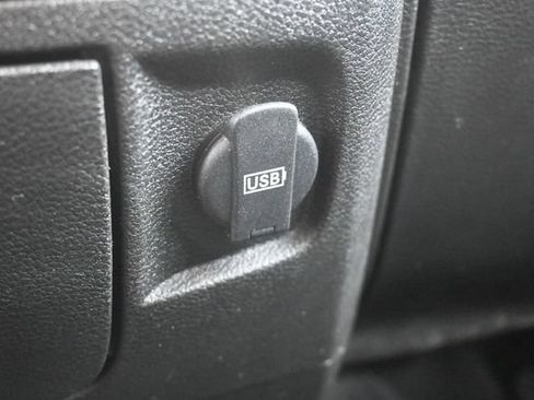 Used 2022 RAM 1500 Classic SLT AWD/4WD image 35