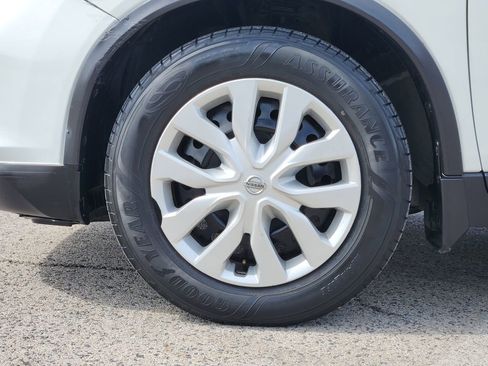 Used 2020 Nissan Rogue S FWD image 7