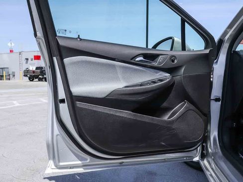 Used 2019 Chevrolet Cruze LS w/ LS Convenience Package FWD image 21