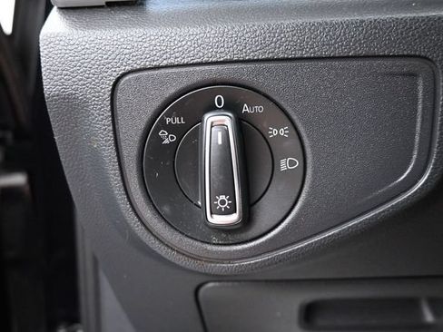 Used 2021 Volkswagen Atlas SEL FWD image 24