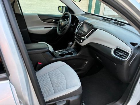 Used 2018 Chevrolet Equinox LS FWD image 18