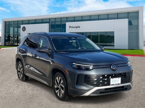 New 2026 Volkswagen Tiguan S FWD image 2