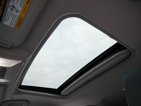 Certified 2025 Toyota RAV4 XLE w/ Convenience Package image 31