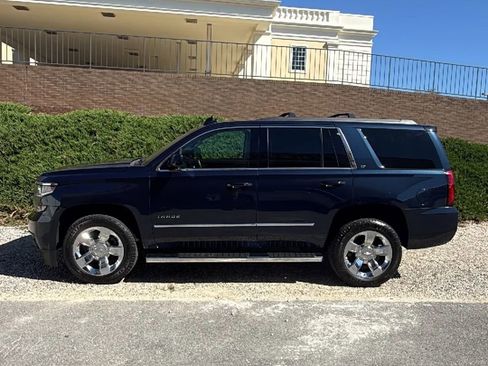 Used 2019 Chevrolet Tahoe LT w/ LT Signature Package image 4