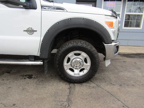 Used 2011 Ford F350 XLT w/ FX4 4X4 Off-Road Pkg image 8