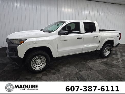 Used 2026 Chevrolet Colorado W/T w/ Advanced Trailering Package AWD/4WD image 6