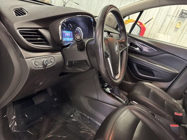 Used 2020 Buick Encore Essence AWD/4WD image 37