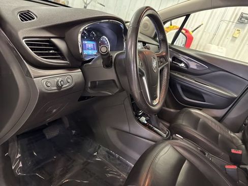 Used 2020 Buick Encore Essence AWD/4WD image 37