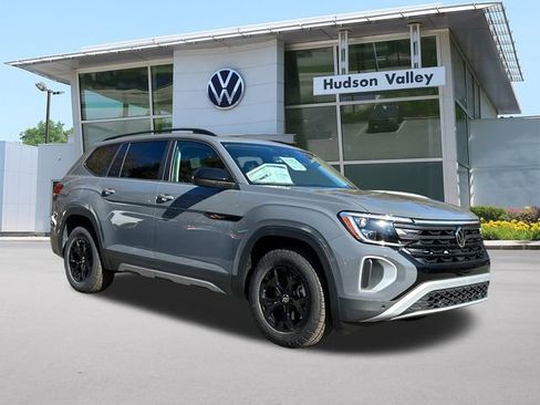 New 2026 Volkswagen Atlas Peak Edition image 1