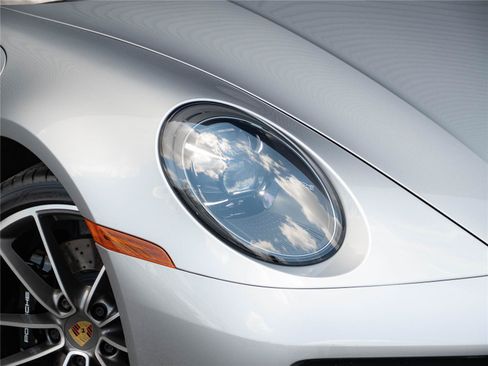 Certified 2020 Porsche 911 Carrera S RWD image 28